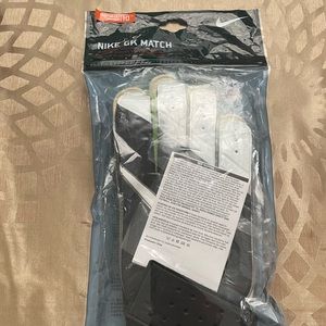 Nike GK Match Traditional goalkeeping Gloves